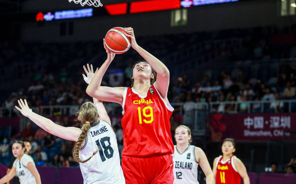 Zhang Ziyu, Una China De Más De Dos Metros Que Brilla En El Basquetbol ...